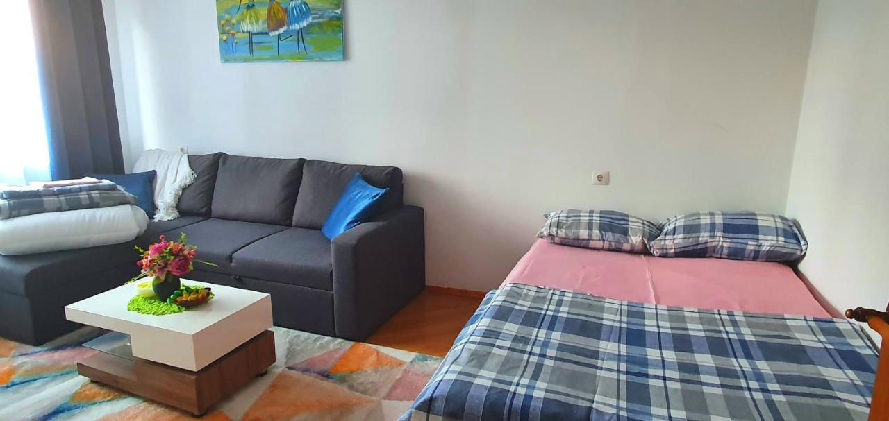Krymo G. Lovely 2 Flat In Siauliai, Near Akropolis *